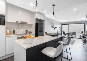 Modern 2-Bed 2-Bath - Walk to Hospital & Westfield